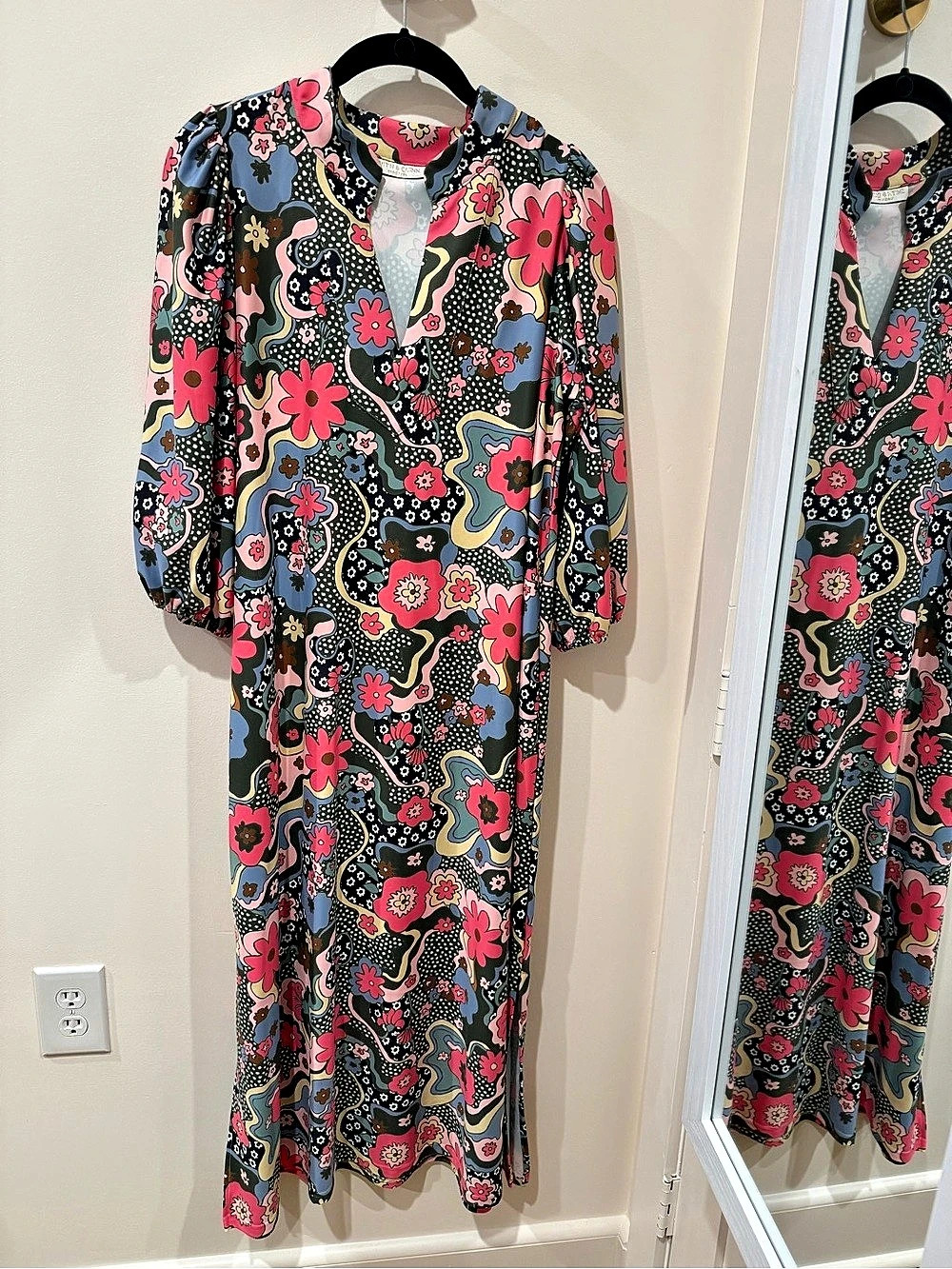 Smith & Quinn Floral Maxi Dress in Black & Pink Like New